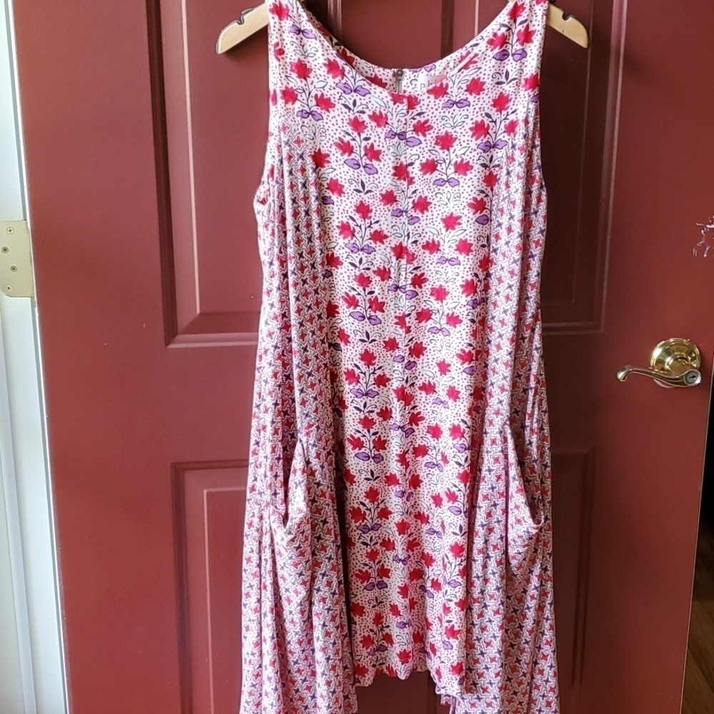 Philosophy Boho floral dress w pockets. Rayon Creme red & purple Hi low size 10